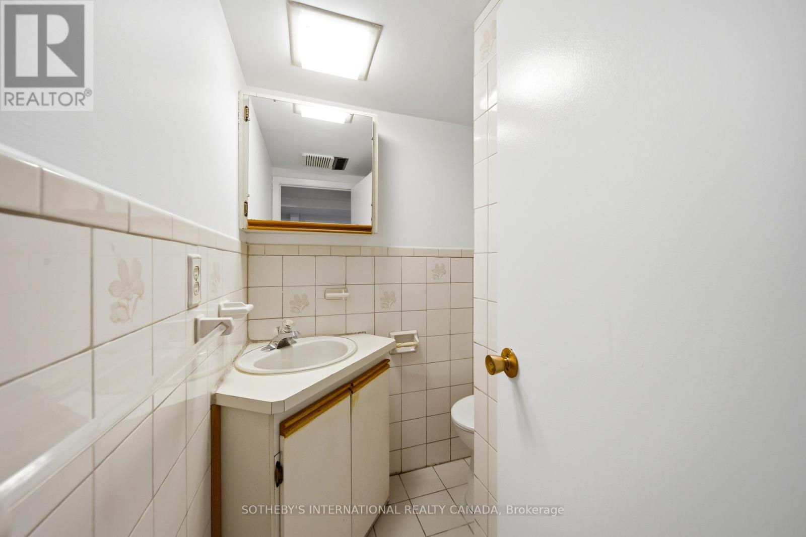 20 Bicknell Avenue, Toronto, Ontario  M6M 4G3 - Photo 28 - W13458382