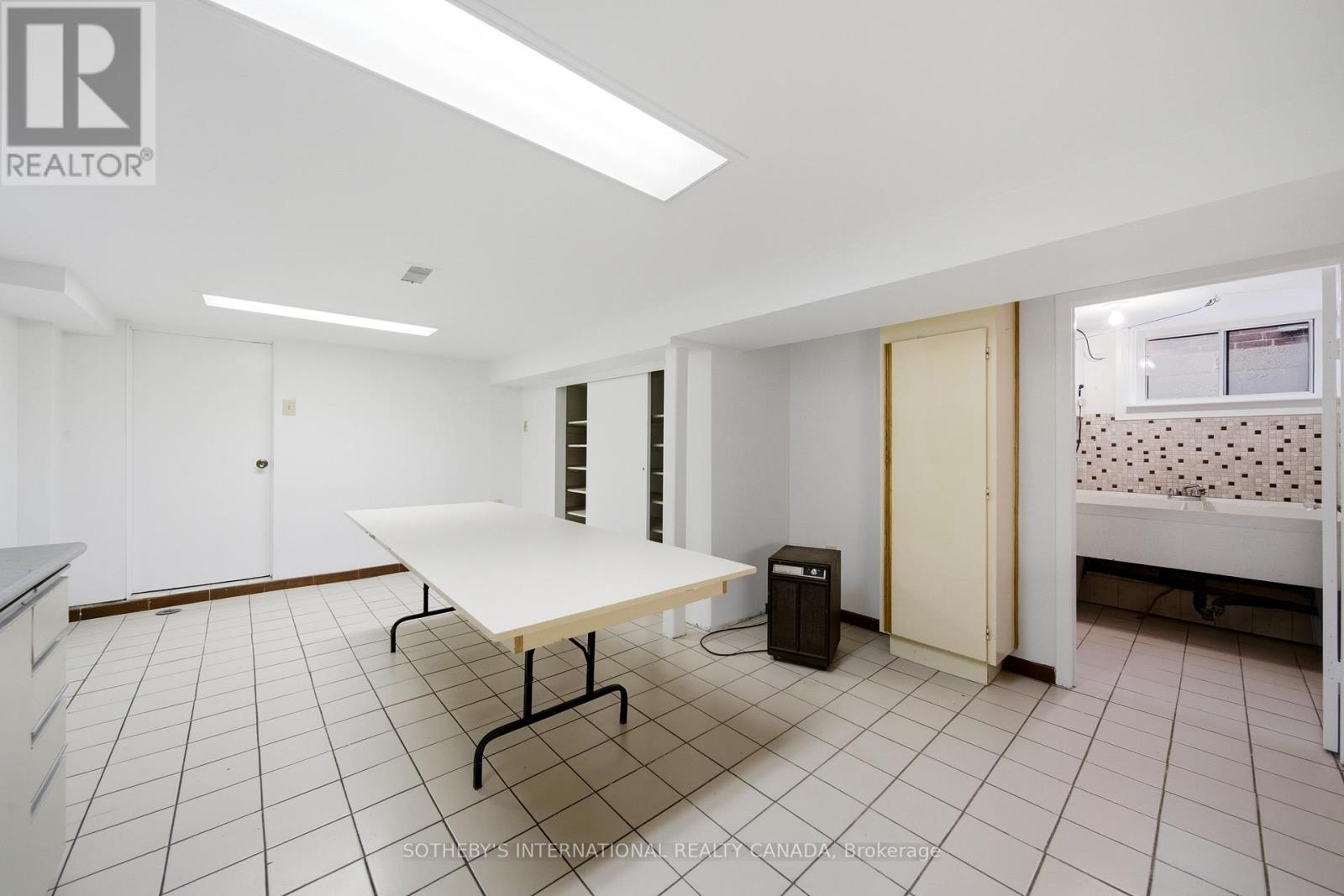 20 Bicknell Avenue, Toronto, Ontario  M6M 4G3 - Photo 30 - W13458382