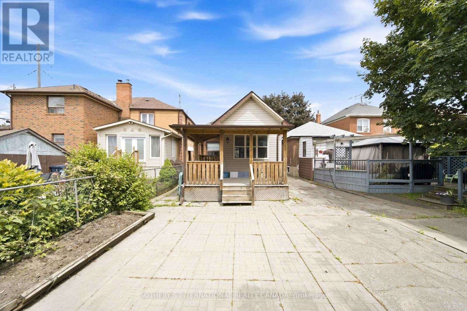 20 Bicknell Avenue, Toronto, Ontario  M6M 4G3 - Photo 35 - W13458382