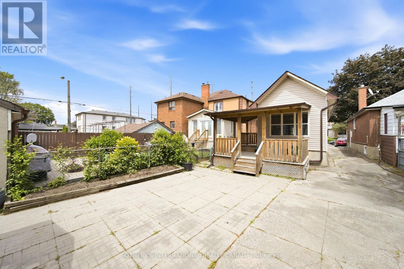 20 Bicknell Avenue, Toronto, Ontario  M6M 4G3 - Photo 36 - W13458382