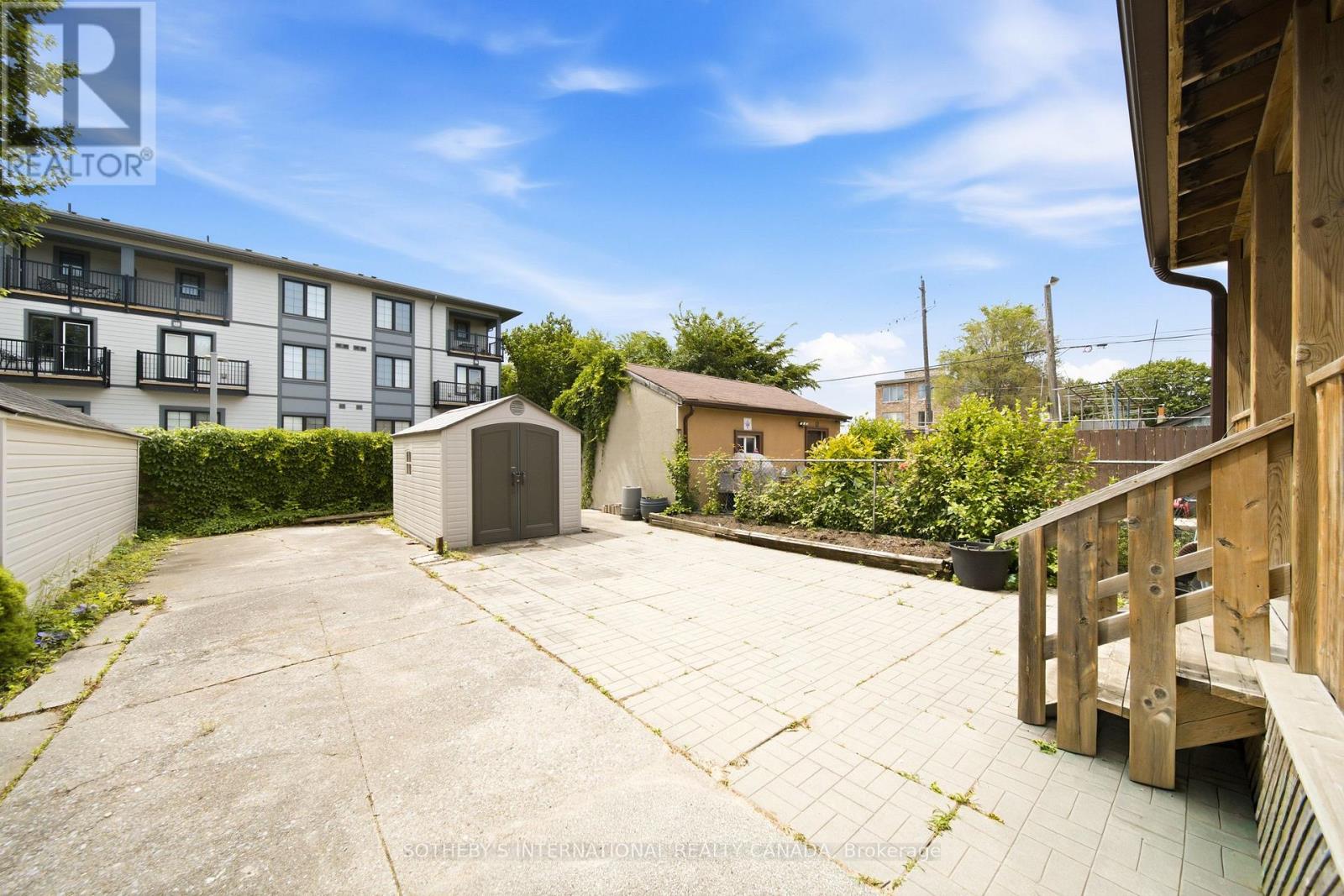 20 Bicknell Avenue, Toronto, Ontario  M6M 4G3 - Photo 38 - W13458382