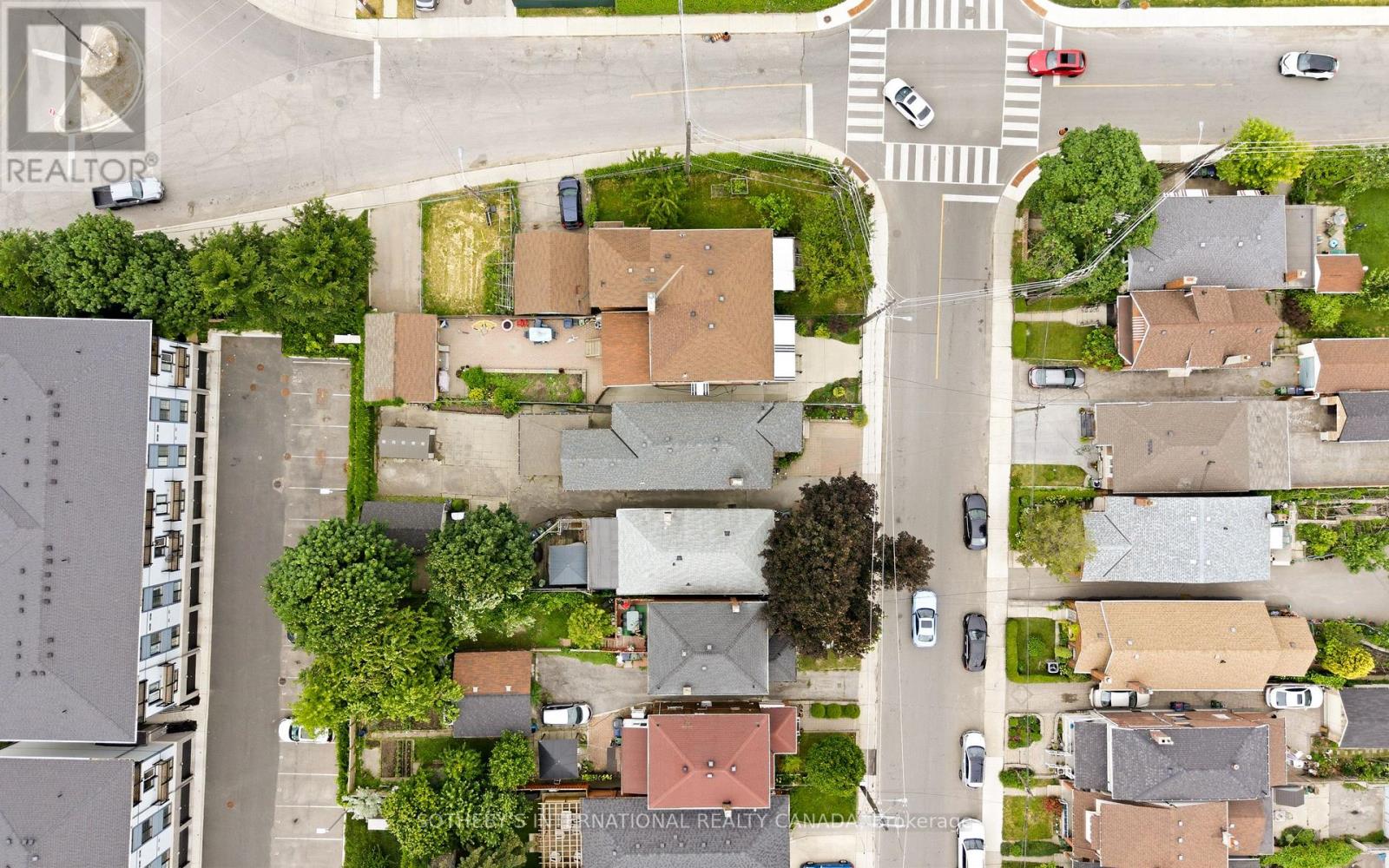 20 Bicknell Avenue, Toronto, Ontario  M6M 4G3 - Photo 41 - W13458382