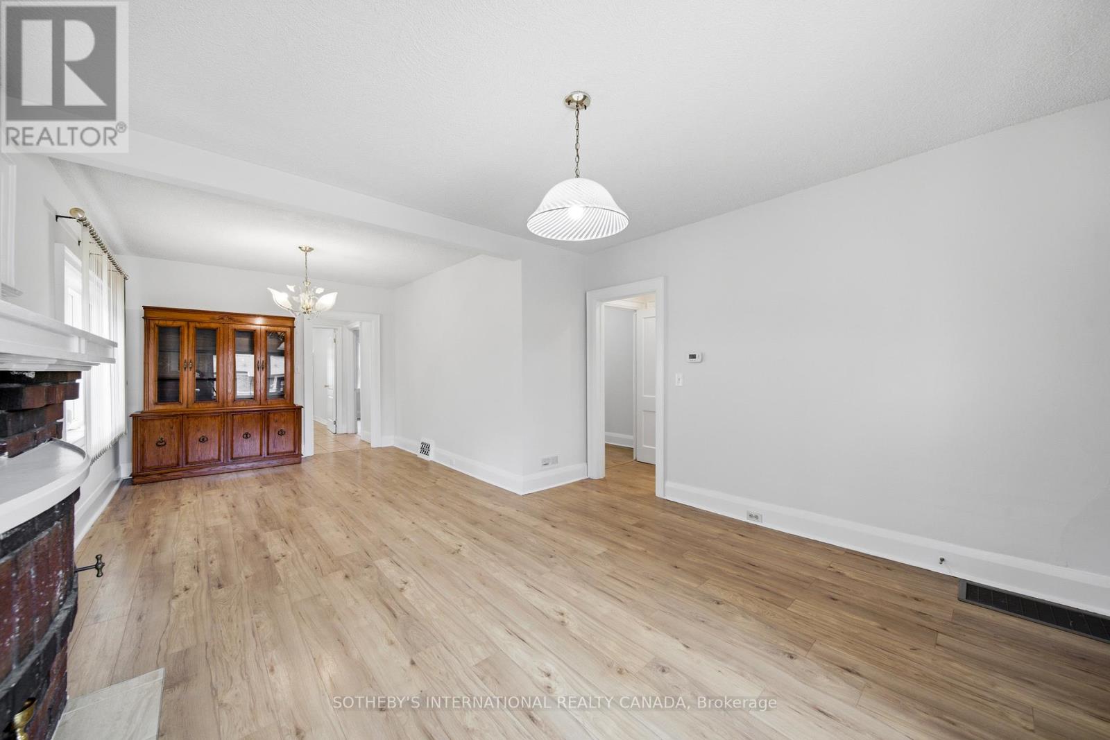 20 Bicknell Avenue, Toronto, Ontario  M6M 4G3 - Photo 5 - W13458382