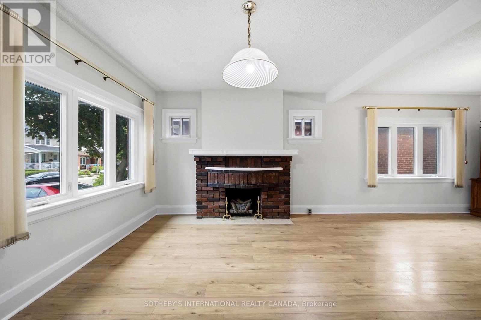20 Bicknell Avenue, Toronto, Ontario  M6M 4G3 - Photo 8 - W13458382