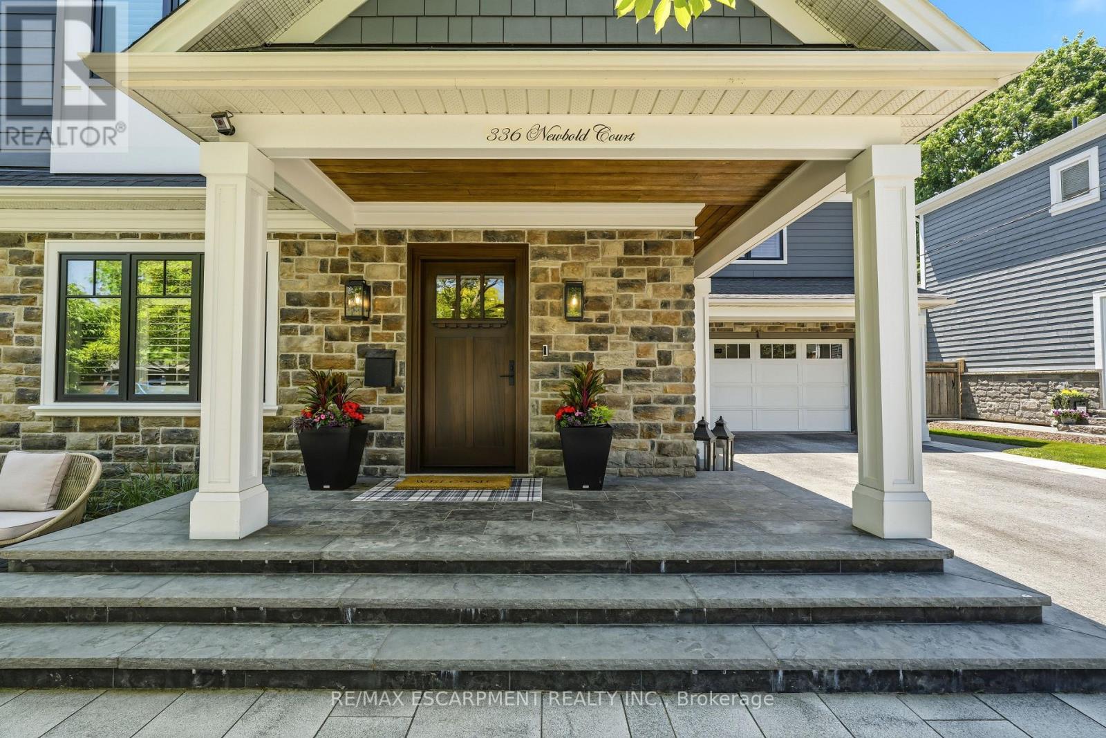 336 Newbold Court, Burlington, Ontario  L7R 2Y6 - Photo 2 - W13458502
