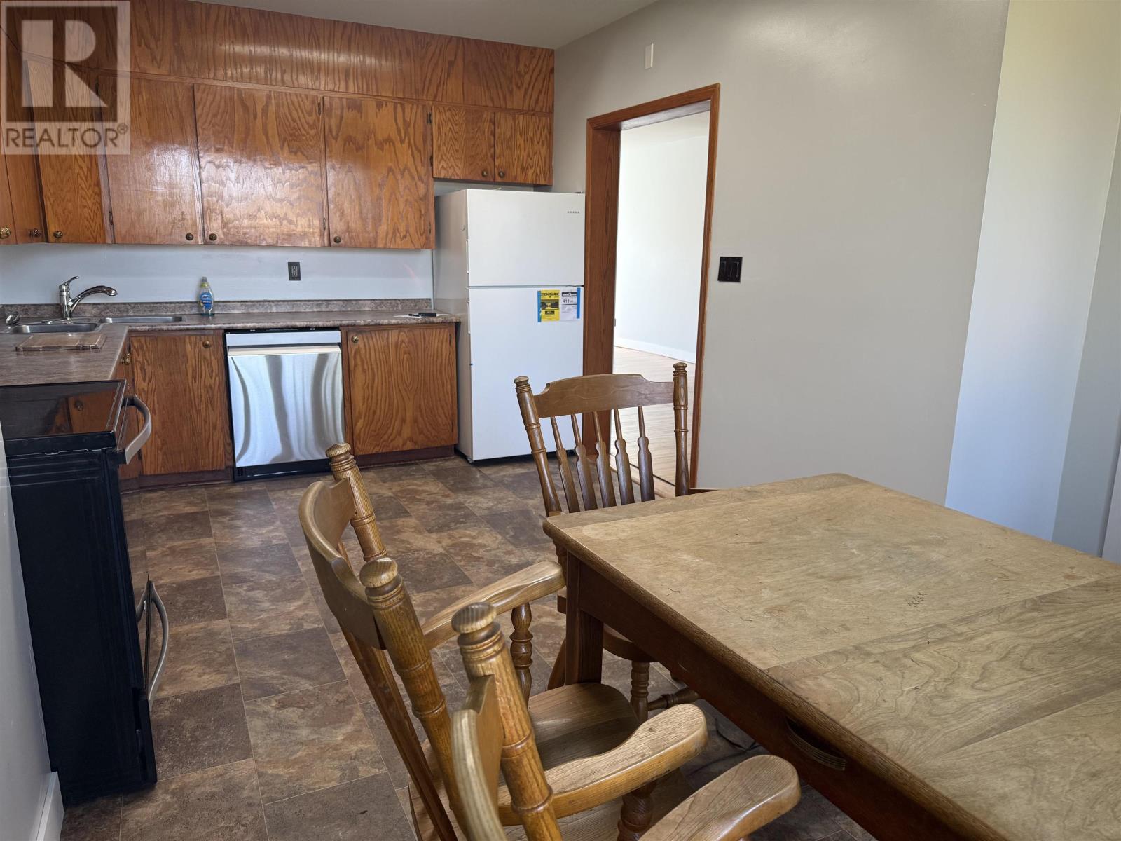 326 Ogden St, Thunder Bay, Ontario  P7C 2N3 - Photo 3 - TB2601251