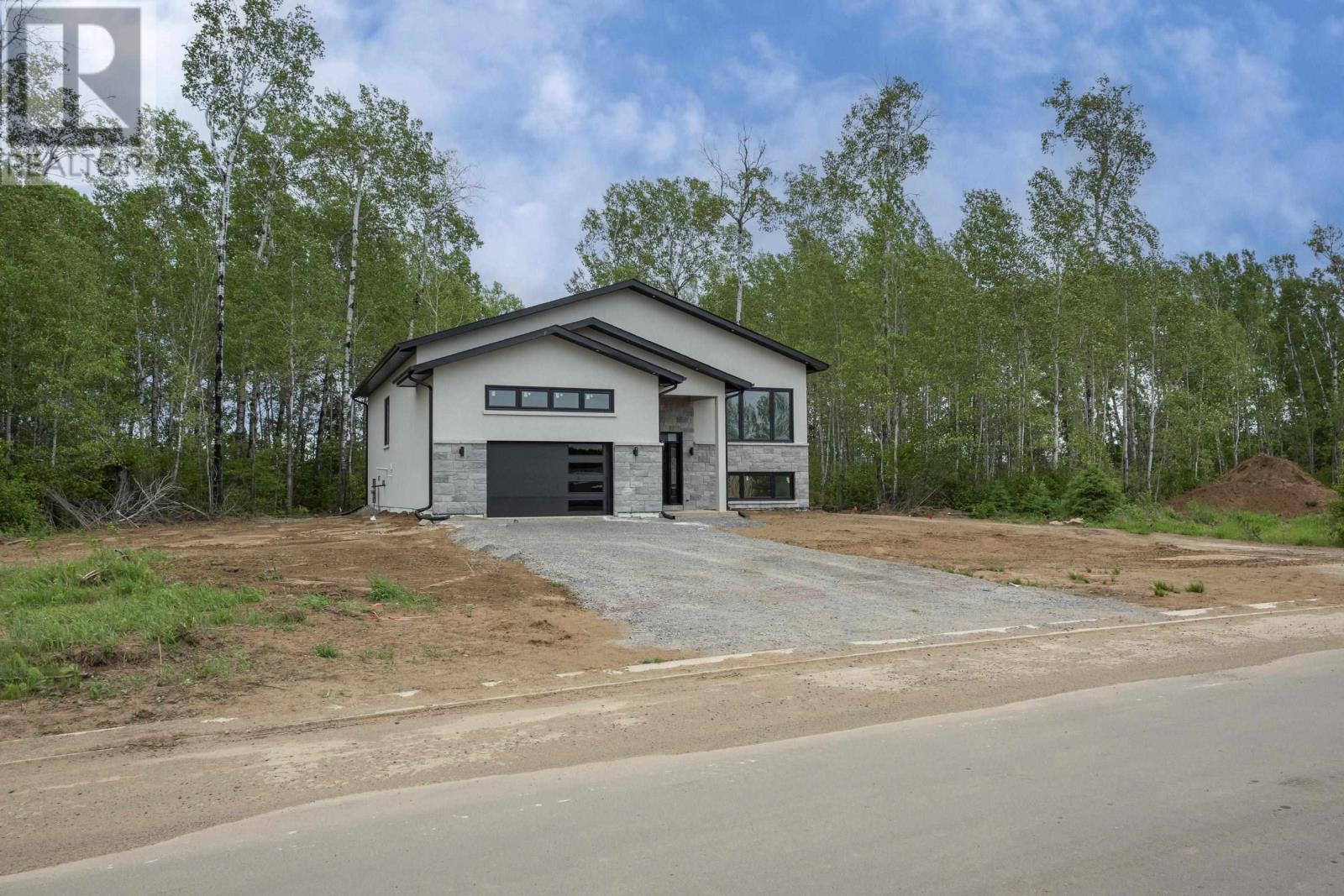 3435 King George's Park Dr., Thunder Bay, Ontario  P7K 1K8 - Photo 5 - TB2601467