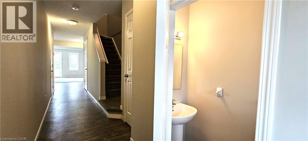 50 Pinnacle Drive Unit# 66, Kitchener, Ontario  N2P 0H8 - Photo 3 - 40840920