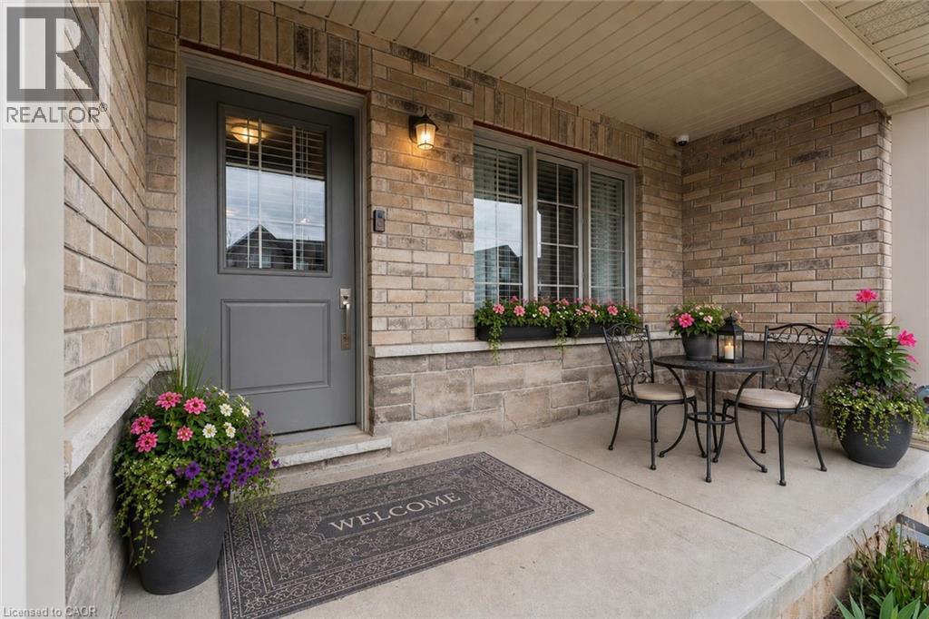 127 Acacia Road, Fonthill, Ontario  L0S 1E6 - Photo 2 - 40840485