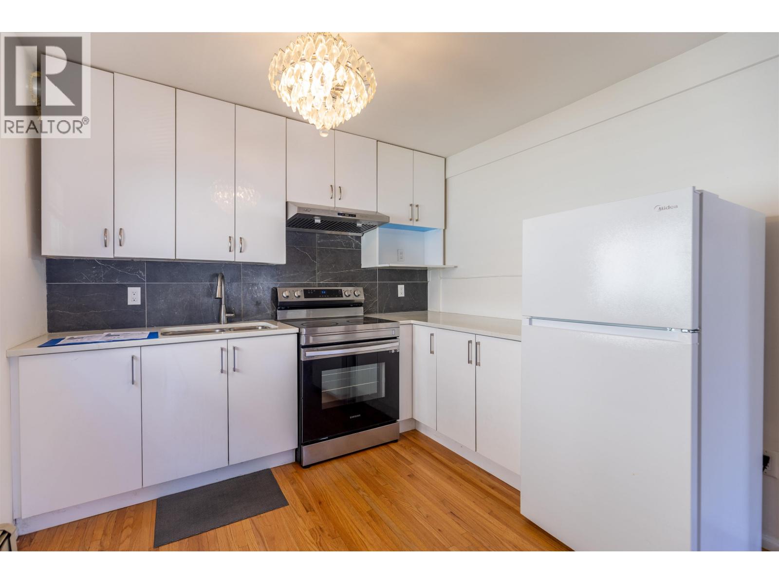 1266 E 63rd Avenue, Vancouver, British Columbia V5X 2L4 - Photo 4 - R3131942