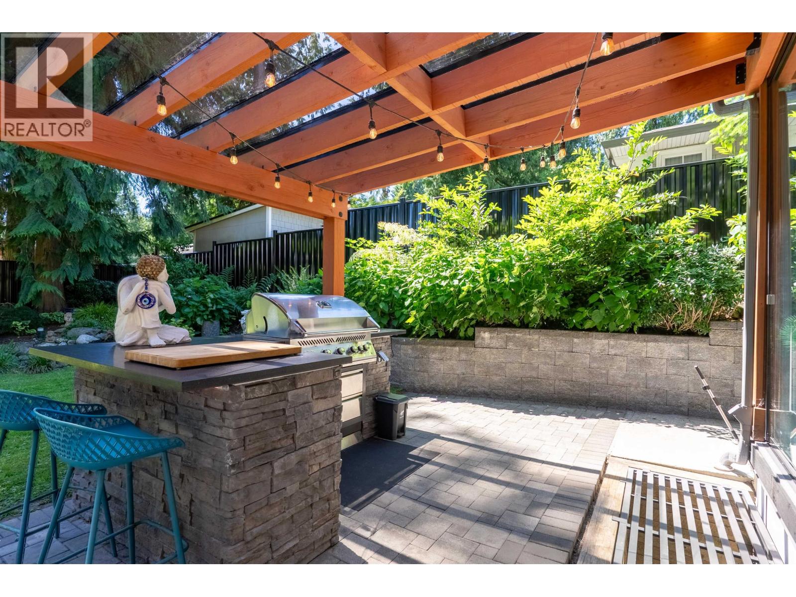 693 E Osborne Road, North Vancouver, British Columbia  V7N 1M8 - Photo 38 - R3136468
