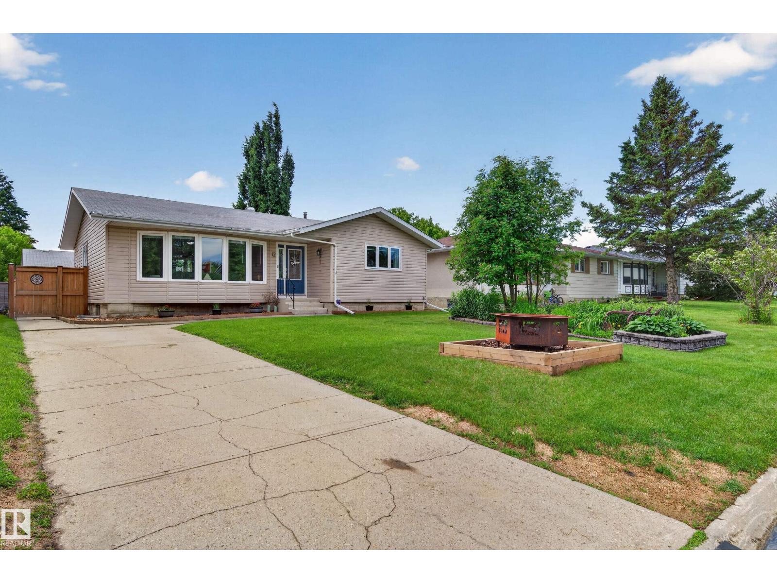 12 Burlington Av, Spruce Grove, Alberta  T7X 1E5 - Photo 1 - E4494189