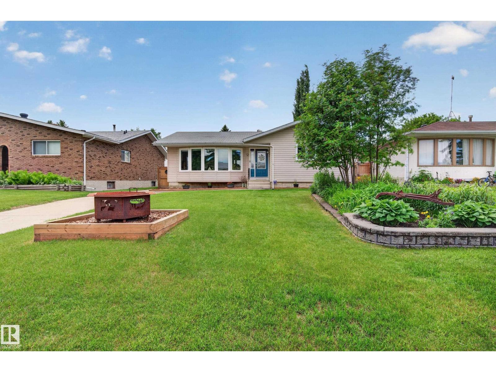 12 Burlington Av, Spruce Grove, Alberta  T7X 1E5 - Photo 2 - E4494189