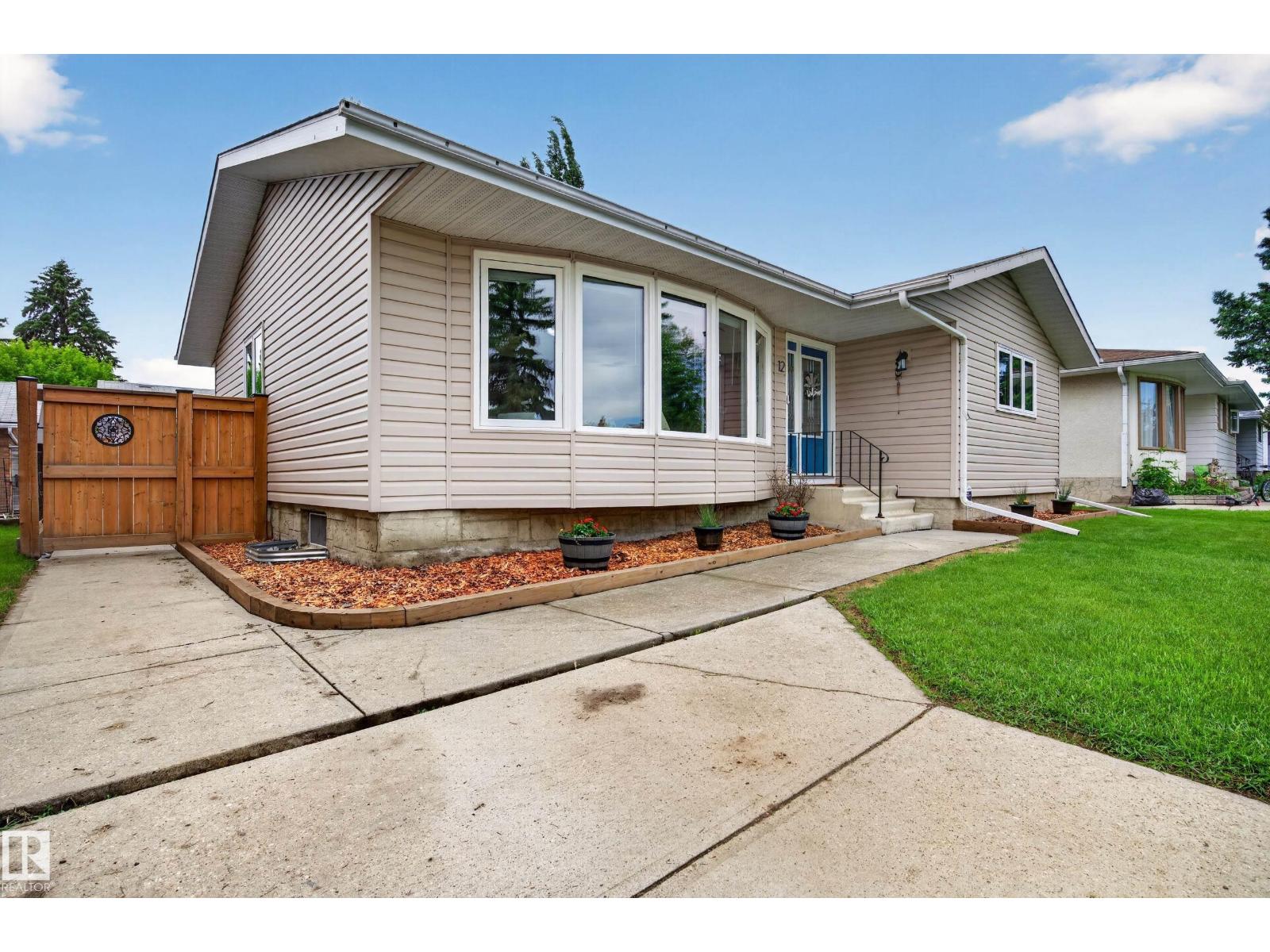 12 Burlington Av, Spruce Grove, Alberta  T7X 1E5 - Photo 5 - E4494189