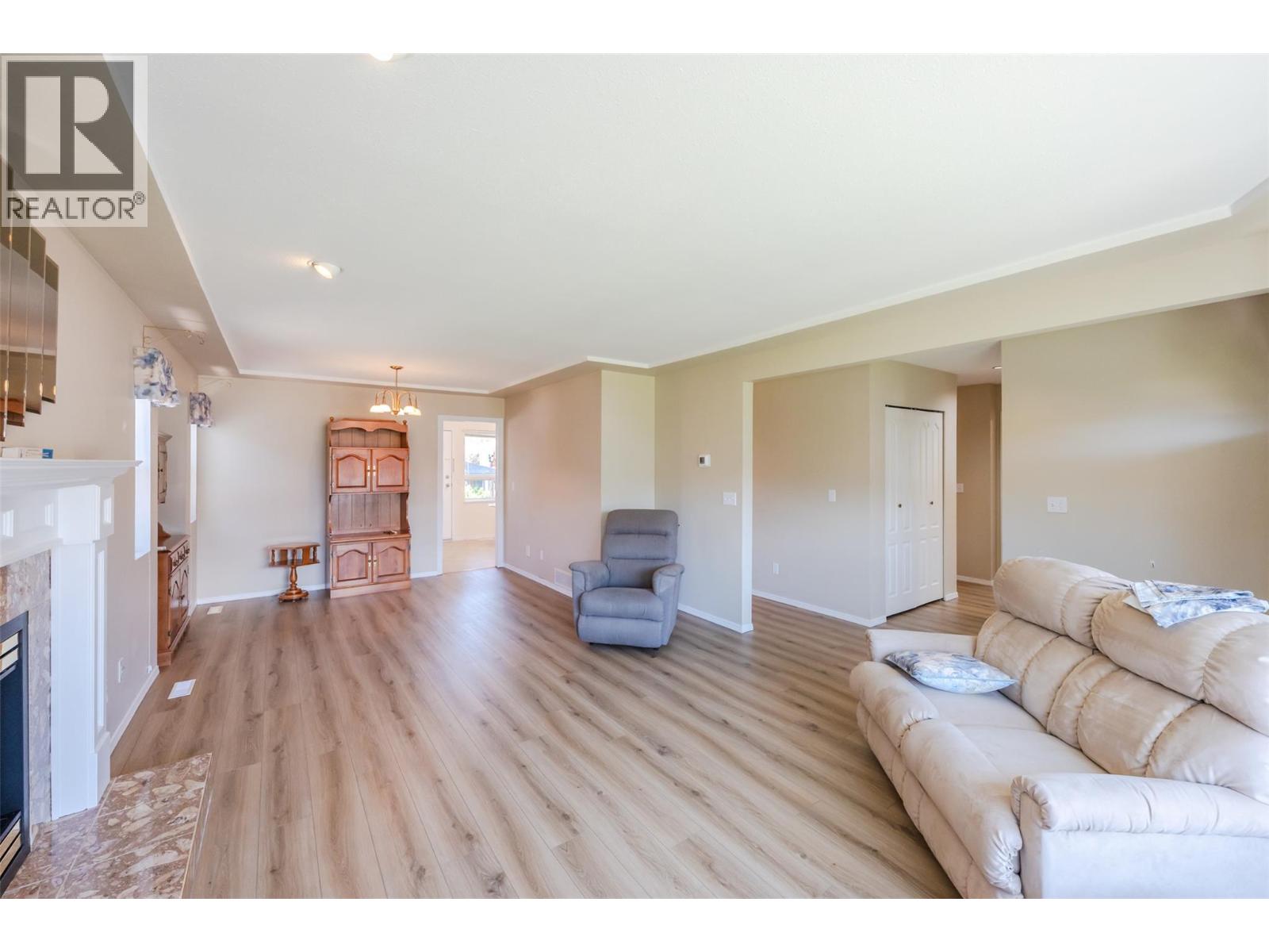 167 Wyles Crescent, Penticton, British Columbia  V2A 8M3 - Photo 5 - 10391905