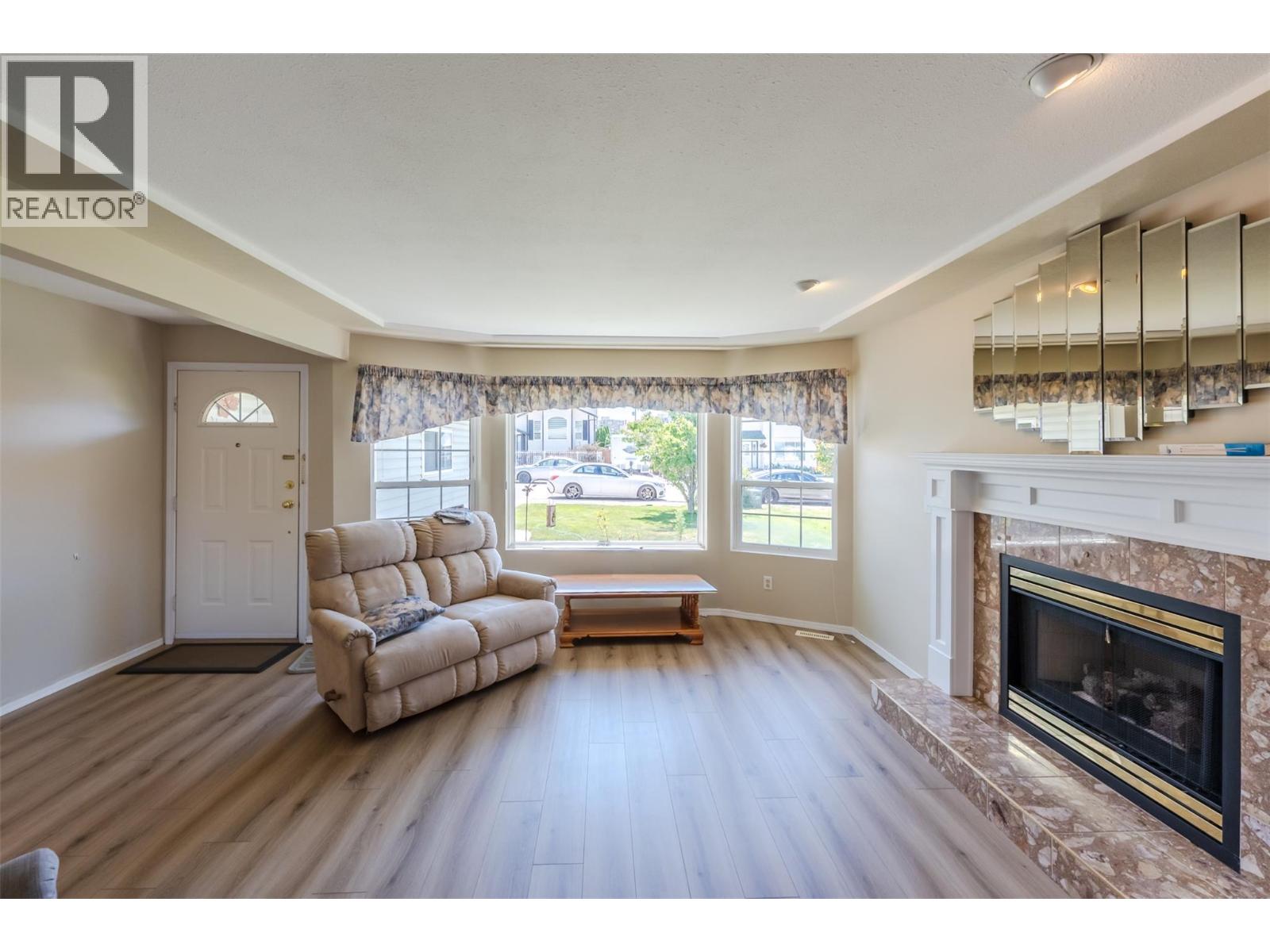 167 Wyles Crescent, Penticton, British Columbia  V2A 8M3 - Photo 3 - 10391905