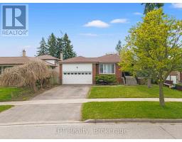 7 BRIARBLUFF AVENUE, Toronto, Ontario