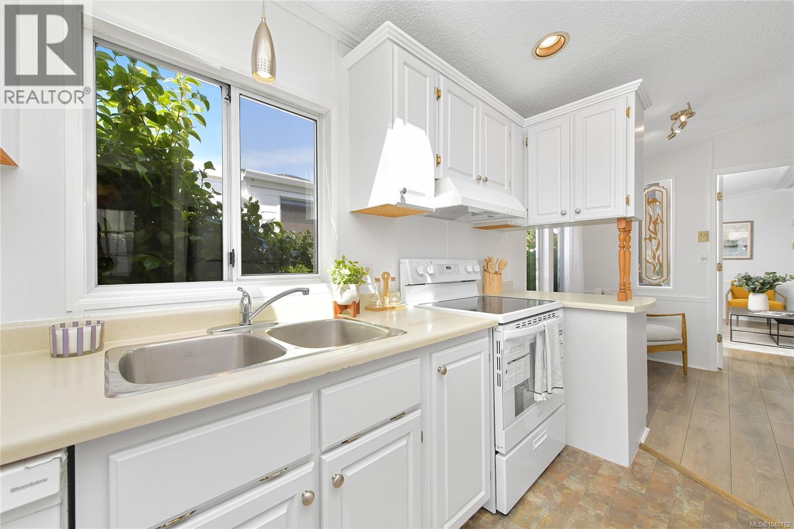 16 7583 Central Saanich Rd, Central Saanich, British Columbia  V8M 2B6 - Photo 11 - 1040762