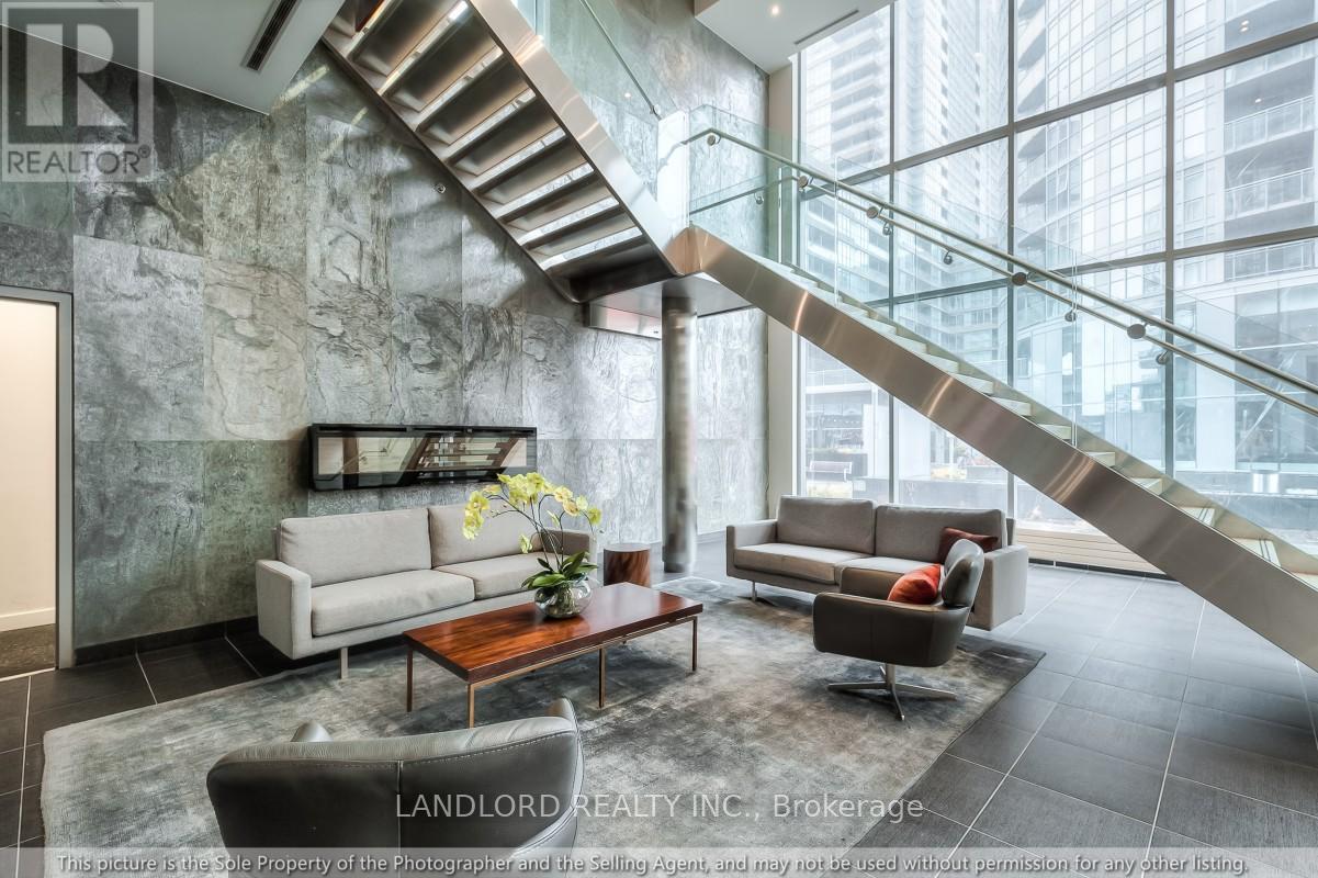 836 - 15 Iceboat Terrace, Toronto, Ontario  M5V 4A5 - Photo 24 - C13458606