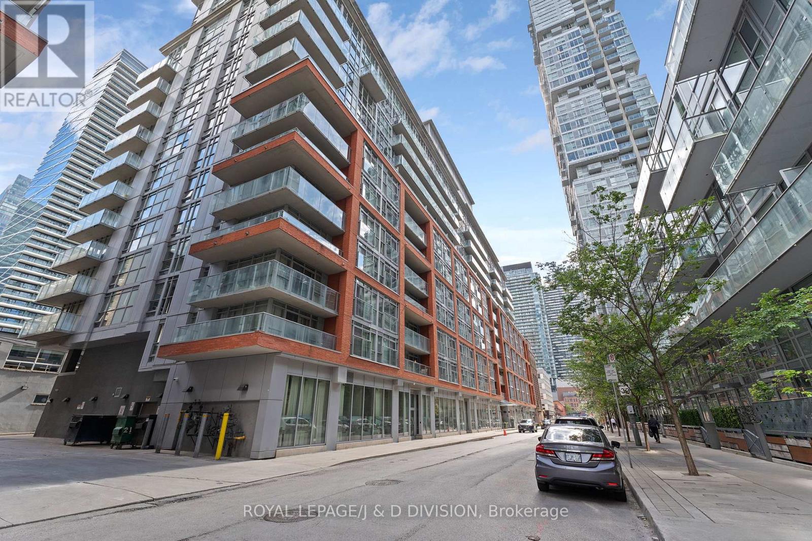 228 - 21 NELSON STREET, Toronto, Ontario