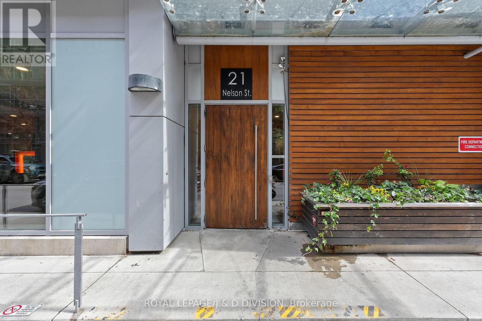228 - 21 Nelson Street, Toronto, Ontario  M5V 3H9 - Photo 2 - C13458670