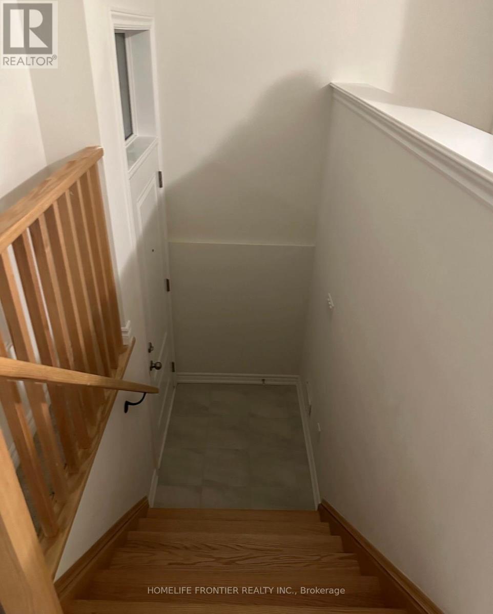 398 Okanagan Path, Oshawa, Ontario  L1H 0B1 - Photo 2 - E13458578