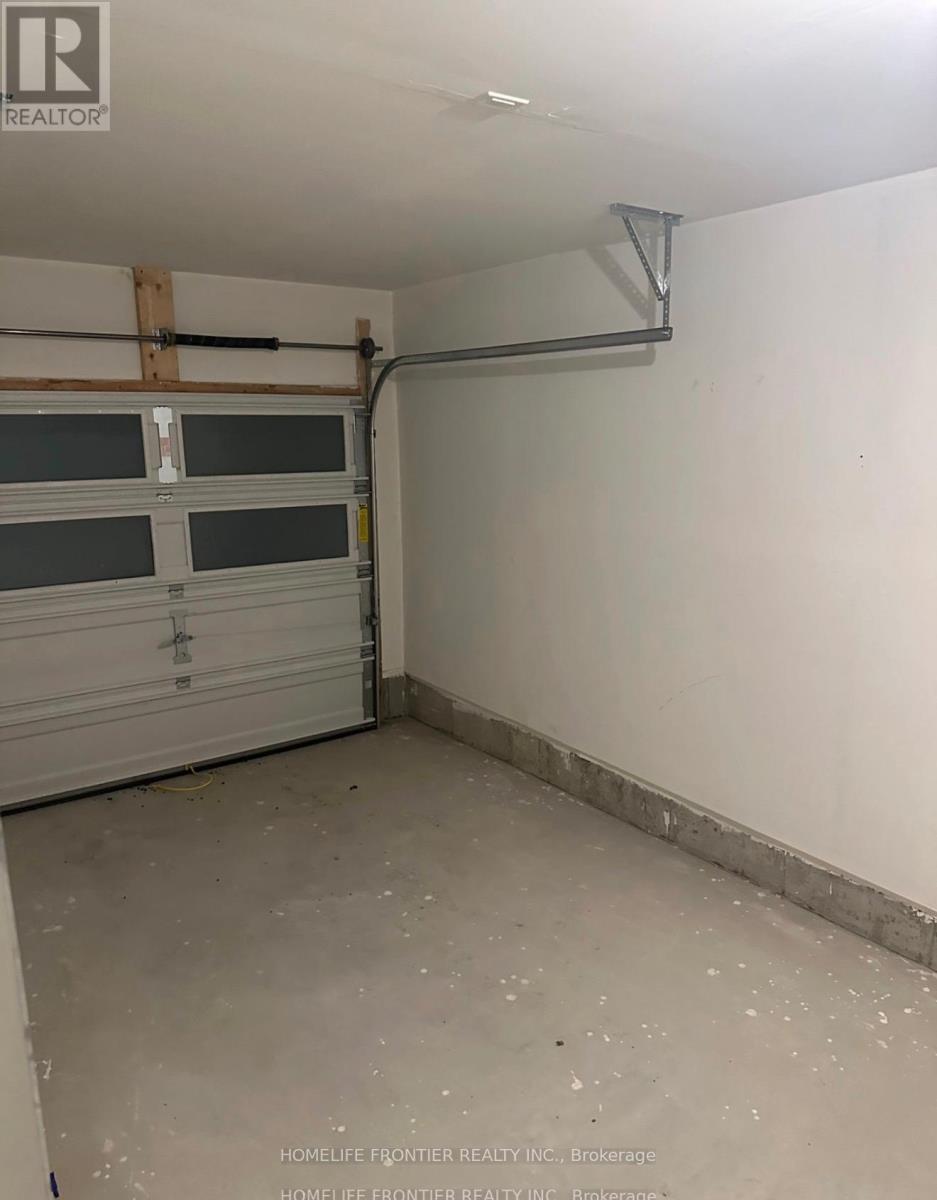 398 Okanagan Path, Oshawa, Ontario  L1H 0B1 - Photo 3 - E13458578