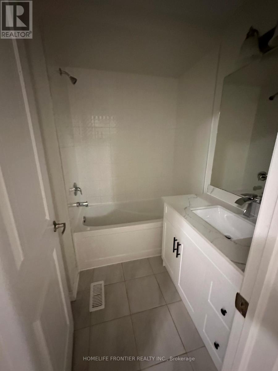398 Okanagan Path, Oshawa, Ontario  L1H 0B1 - Photo 8 - E13458578