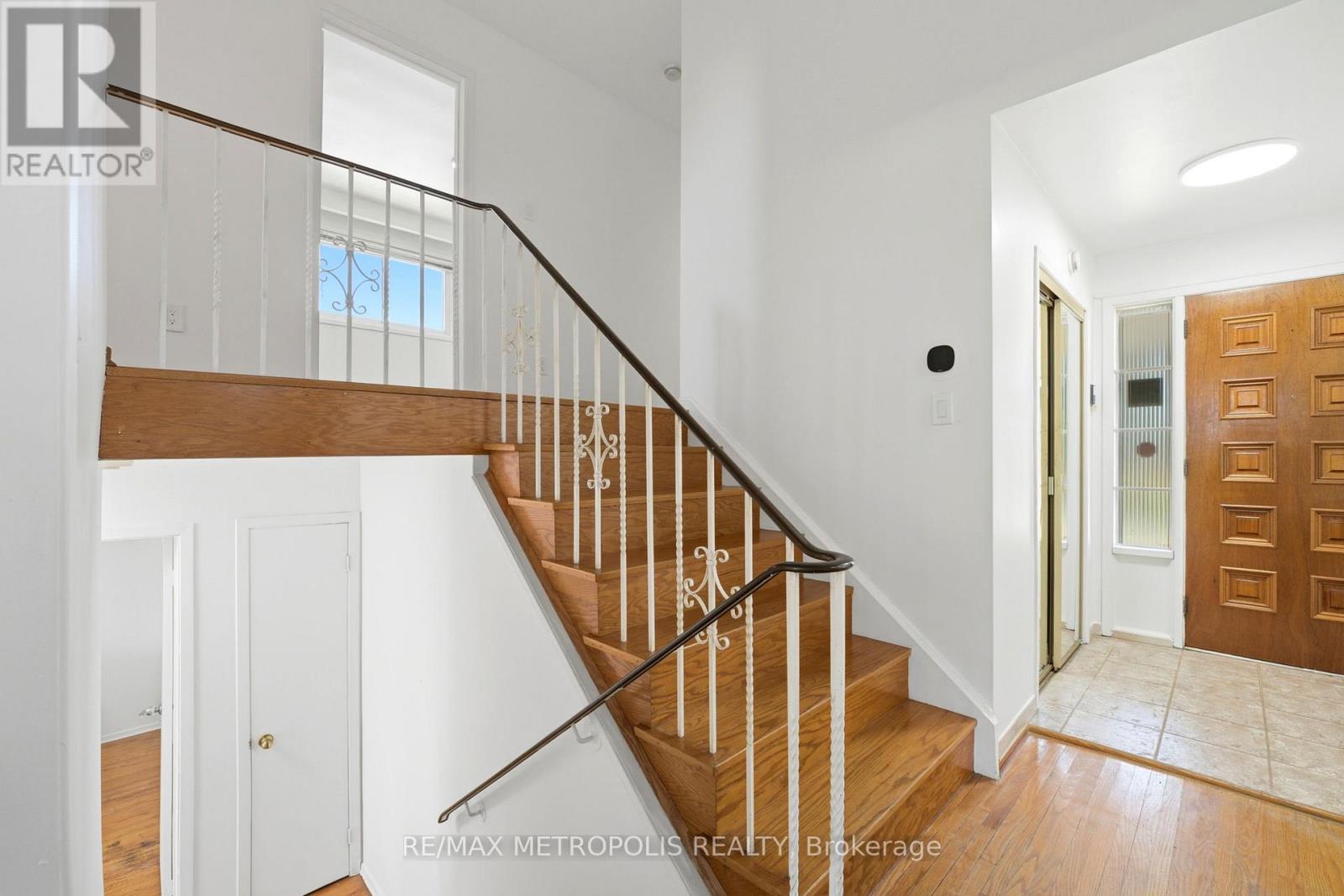 31 Langevin Crescent, Toronto, Ontario  M1C 2B8 - Photo 19 - E13458672