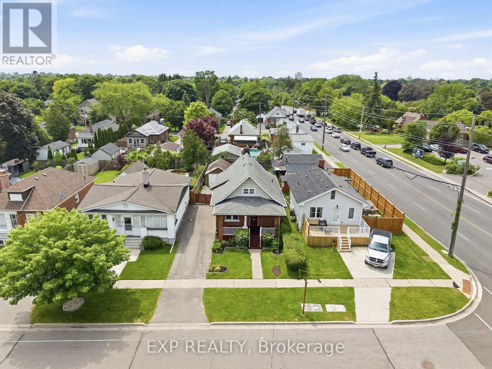 652 Hortop Street, Oshawa, Ontario  L1G 4N5 - Photo 2 - E13458688
