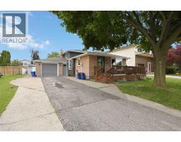 403 HUXLEY AVENUE, Sarnia, Ontario
