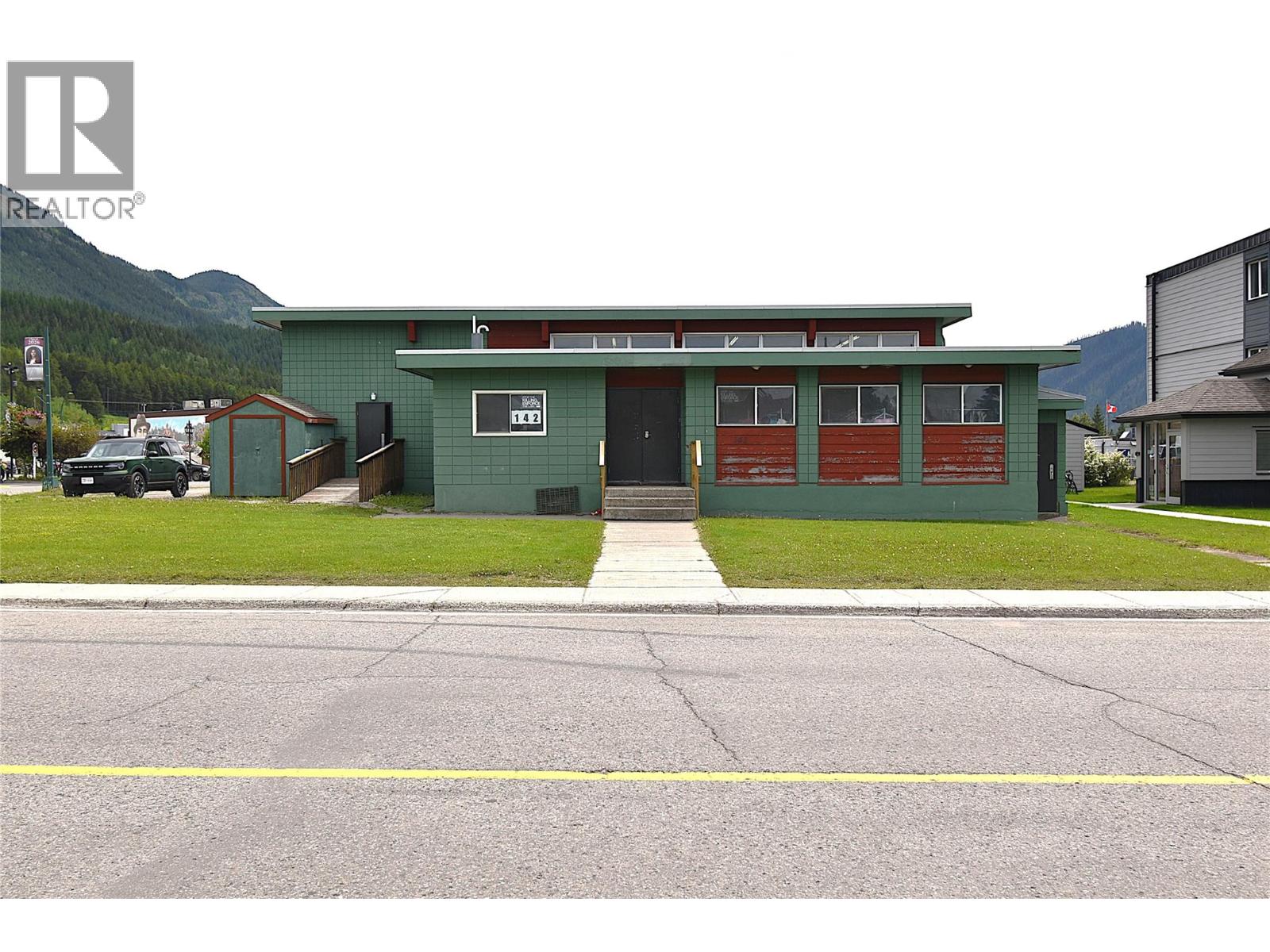 142 Spruce Avenue, Sparwood, British Columbia  V0B 2G1 - Photo 1 - 10391733