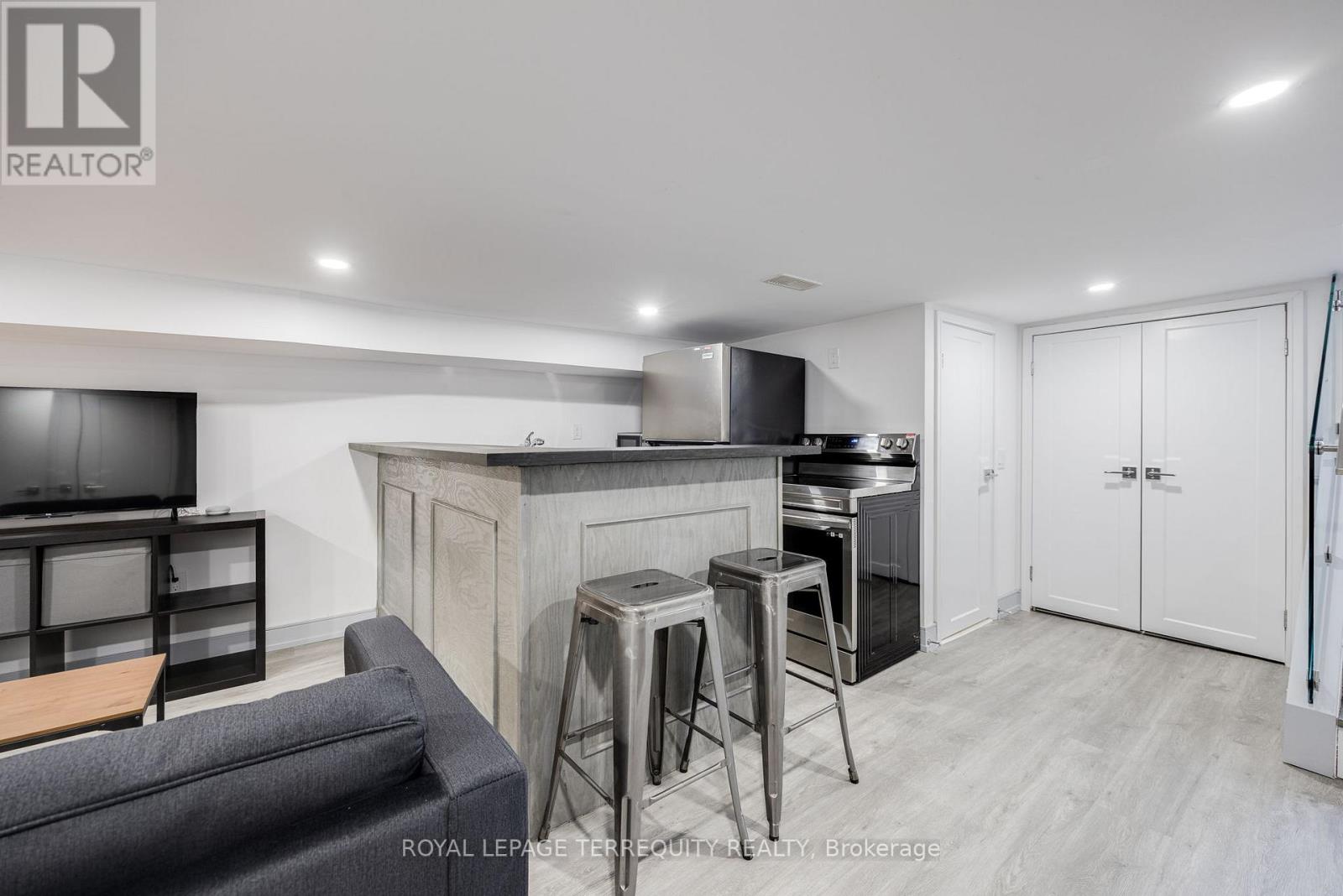 Bsmt - 668 Indian Road, Toronto, Ontario  M6P 2C9 - Photo 5 - W13458614