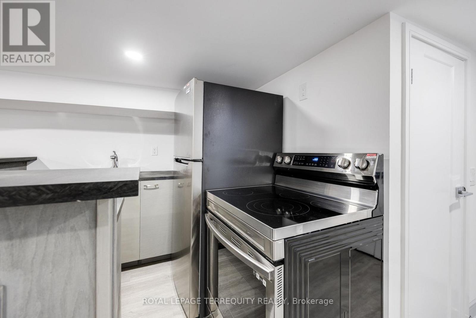 Bsmt - 668 Indian Road, Toronto, Ontario  M6P 2C9 - Photo 7 - W13458614