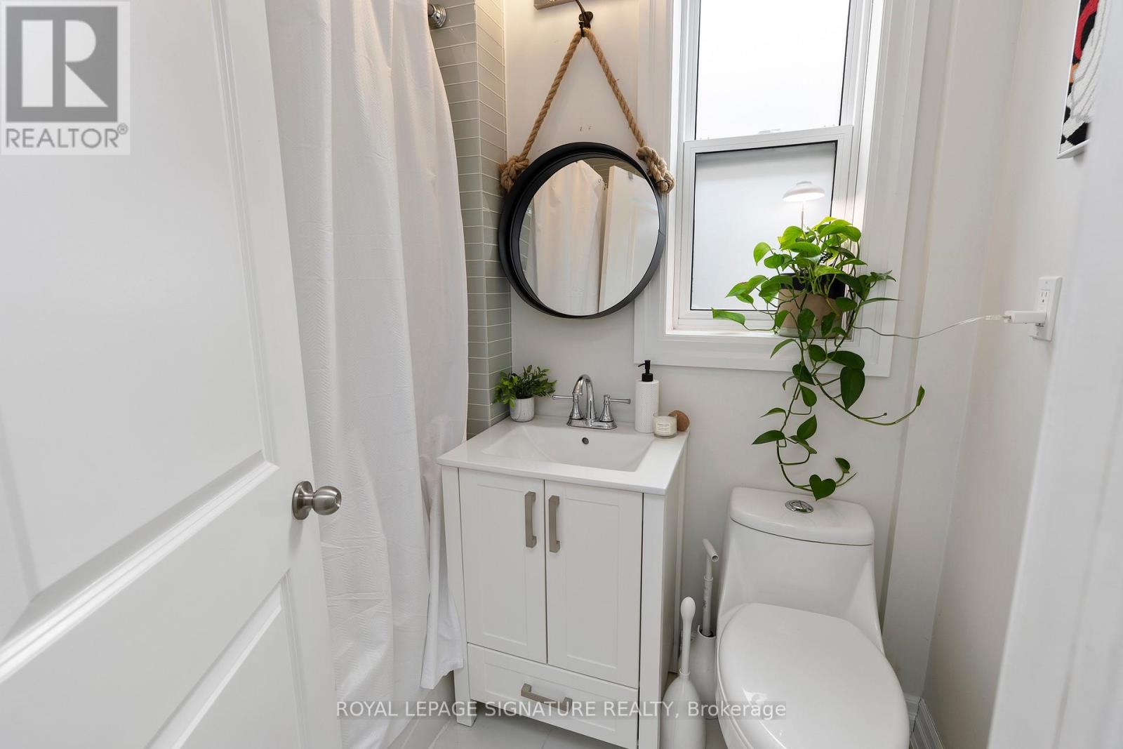 174 Yarmouth Road, Toronto, Ontario  M6G 1X4 - Photo 33 - W13458676