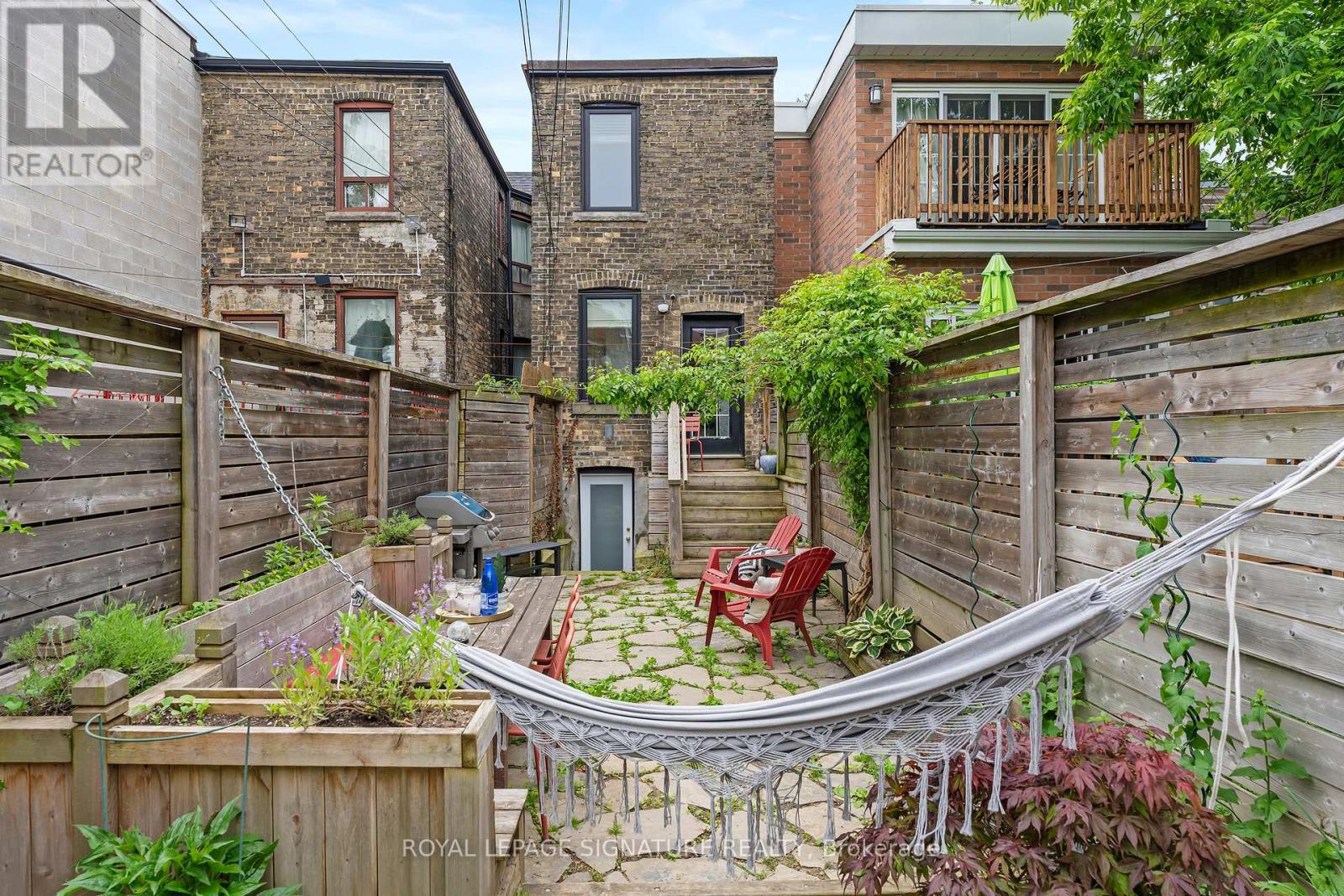 174 Yarmouth Road, Toronto, Ontario  M6G 1X4 - Photo 50 - W13458676