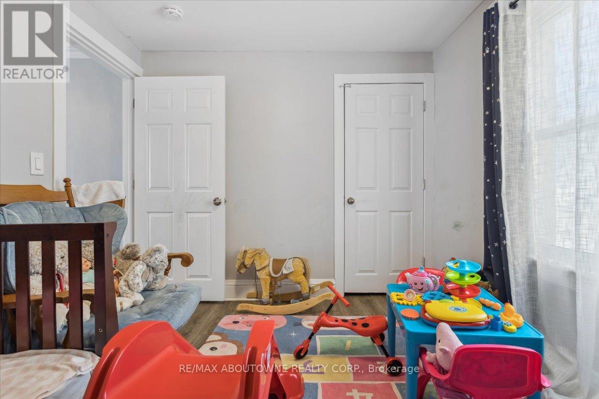 26 Vine Street, St. Catharines, Ontario L2M 4T2 - Photo 15 - X13458552