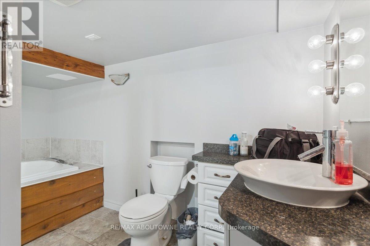 26 Vine Street, St. Catharines, Ontario L2M 4T2 - Photo 41 - X13458552