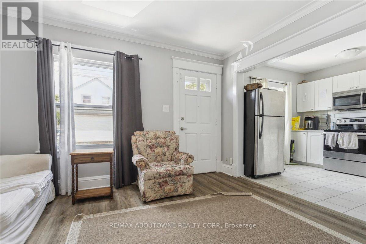 26 Vine Street, St. Catharines, Ontario L2M 4T2 - Photo 5 - X13458552