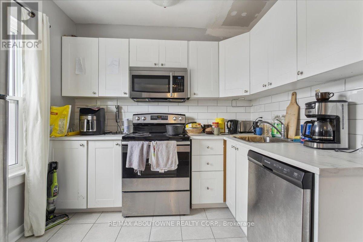 26 Vine Street, St. Catharines, Ontario L2M 4T2 - Photo 8 - X13458552