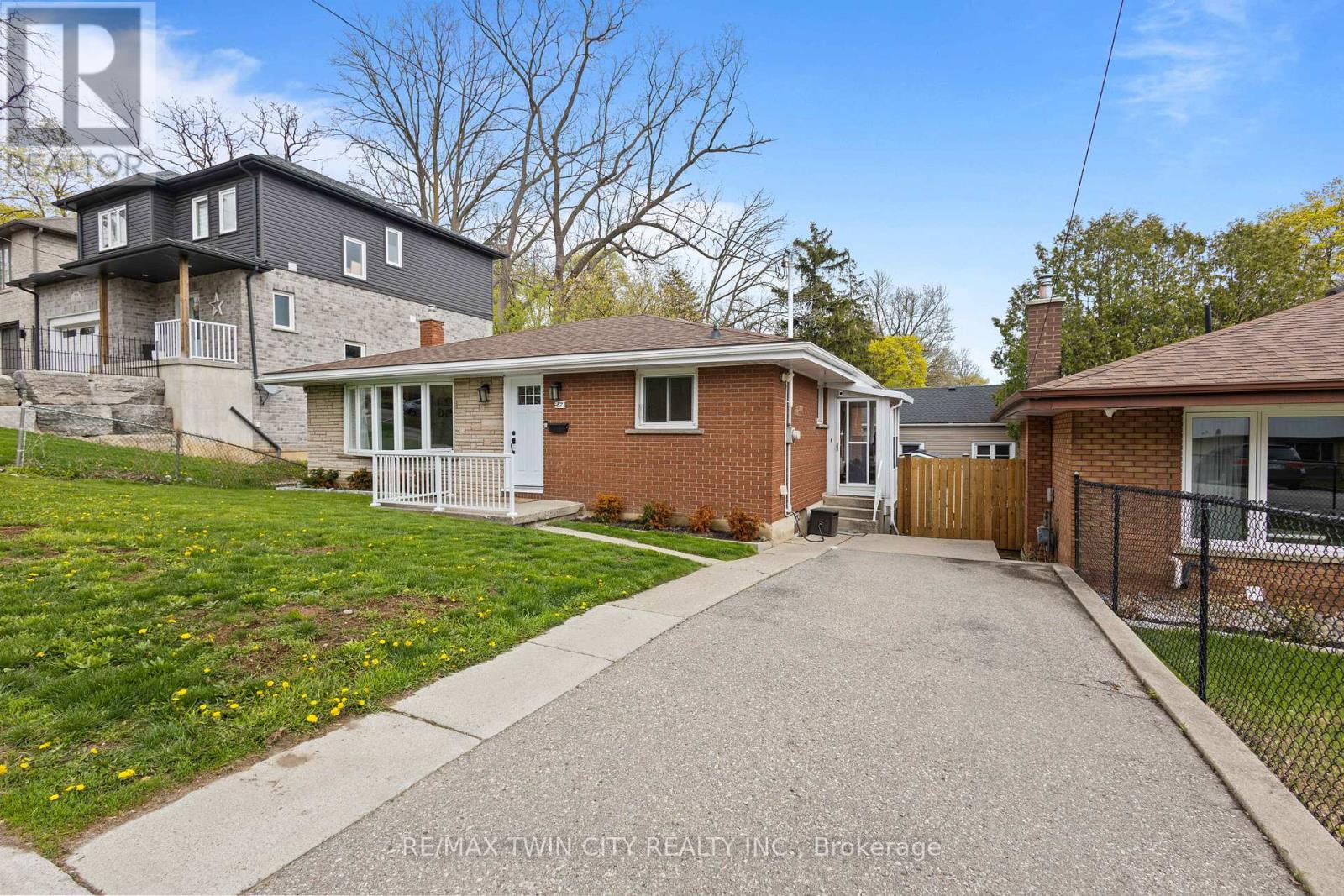 87 St Paul Avenue, Brantford, Ontario N3T 4G1 - Photo 3 - X13458608