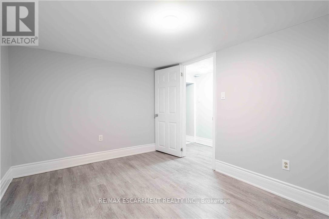 B - 73 West 3rd Street, Hamilton, Ontario L9C 3K2 - Photo 10 - X13458618