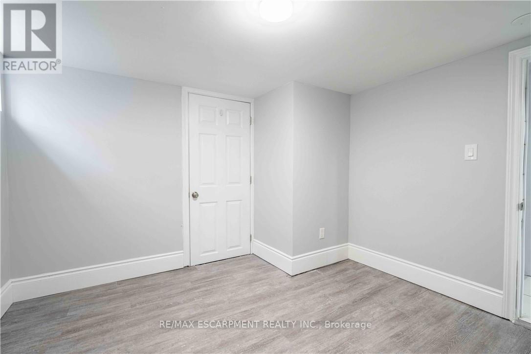 B - 73 West 3rd Street, Hamilton, Ontario L9C 3K2 - Photo 12 - X13458618