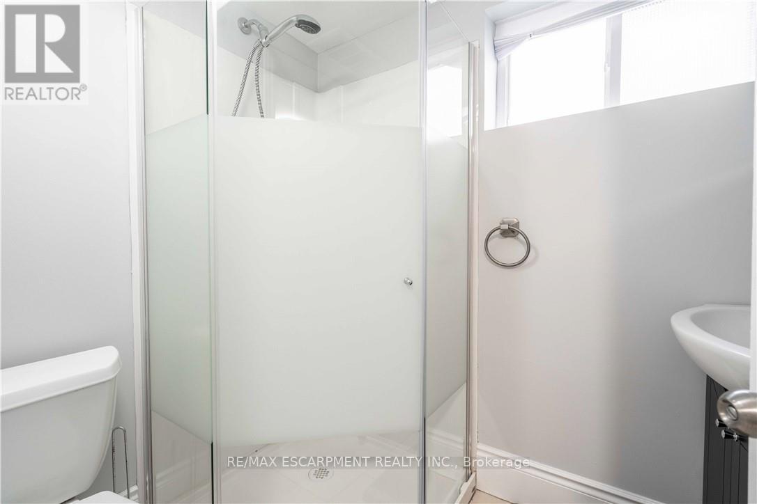 B - 73 West 3rd Street, Hamilton, Ontario L9C 3K2 - Photo 16 - X13458618