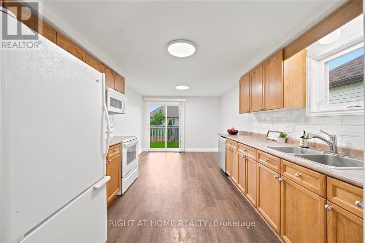 554 Halberstadt Circle, Cambridge, Ontario  N3H 5J5 - Photo 13 - X13458680