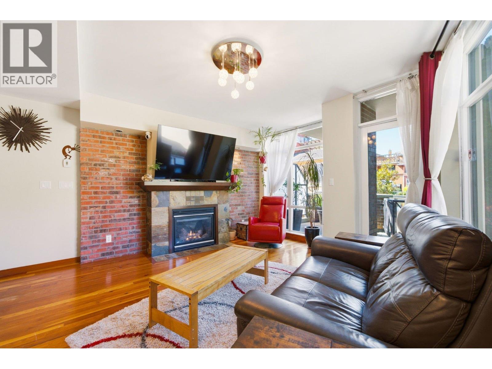 114 8 Renaissance Square, New Westminster, British Columbia  V3M 7A9 - Photo 13 - R3137197
