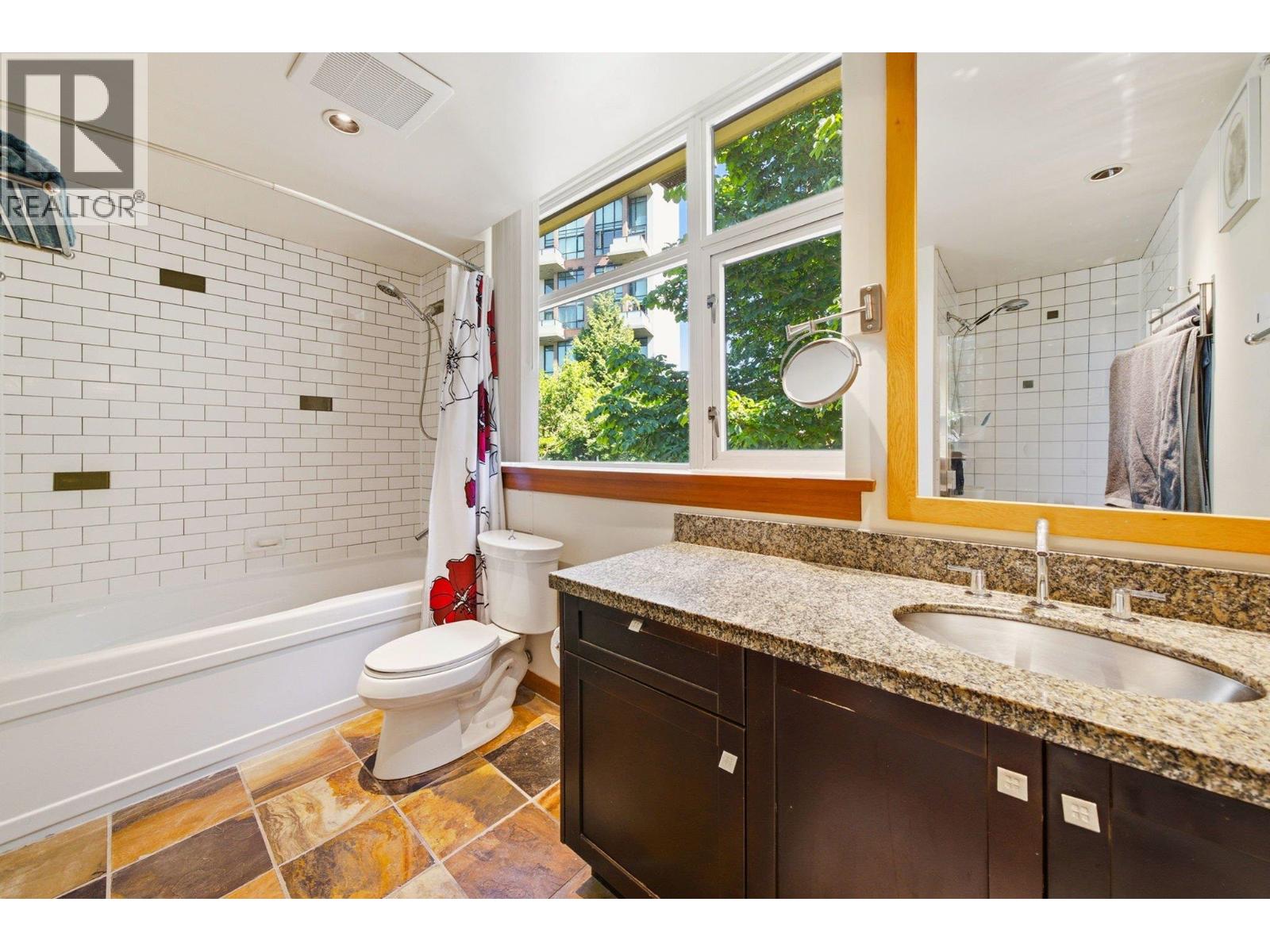 114 8 Renaissance Square, New Westminster, British Columbia  V3M 7A9 - Photo 26 - R3137197