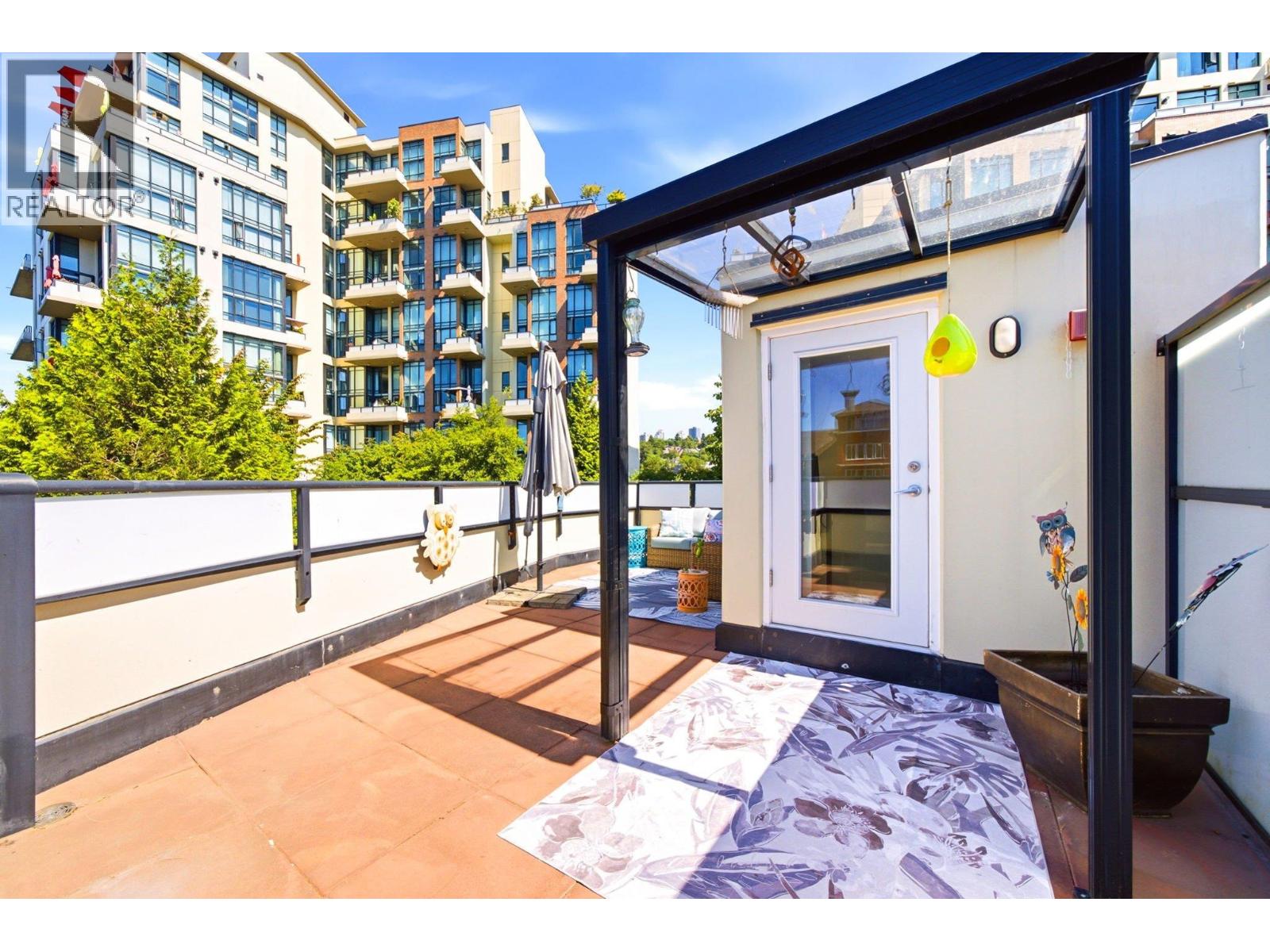 114 8 Renaissance Square, New Westminster, British Columbia  V3M 7A9 - Photo 33 - R3137197