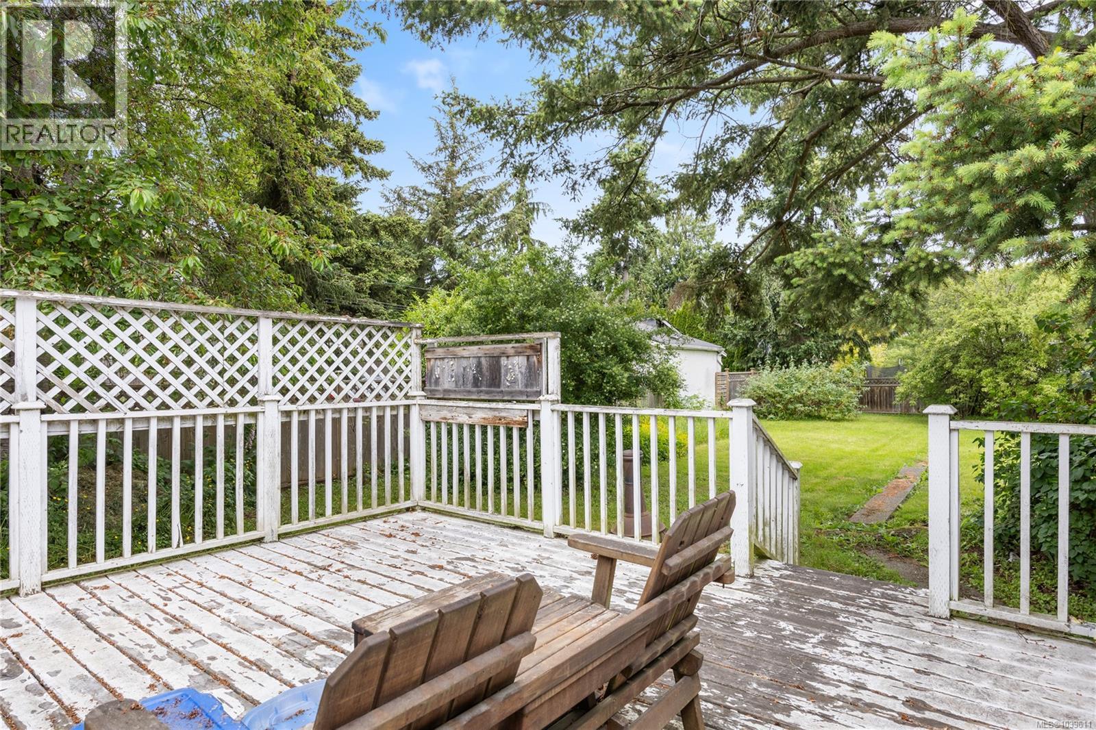 70 Hampton Rd, Saanich, British Columbia  V8Z 1G4 - Photo 20 - 1039611
