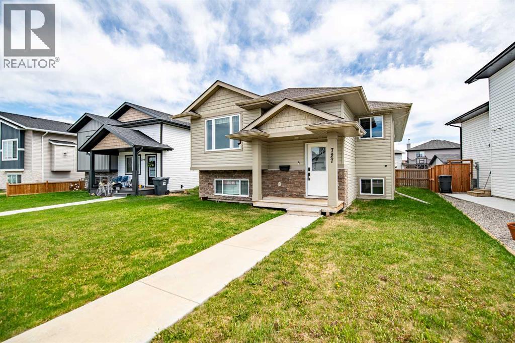 727 Cypress Lane, Springbrook, Alberta  T4S 0N9 - Photo 3 - A2316720